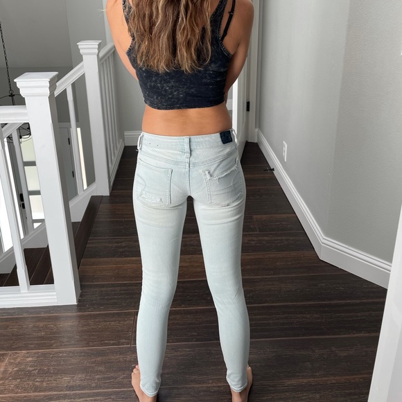 Distressed jeans - Picture 3 of 6